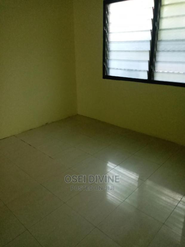 Neat 2-Bedrooms Apartment Dansoman · Photo 3