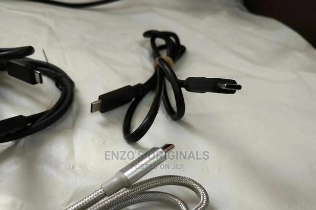 USB-C to USB-C 3.1 High Speed Cable for External Devices · Photo 2
