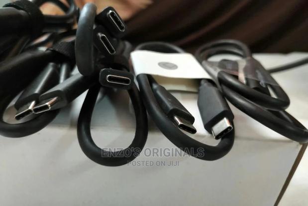 USB-C to USB-C 3.1 High Speed Cable for External Devices · Photo 8