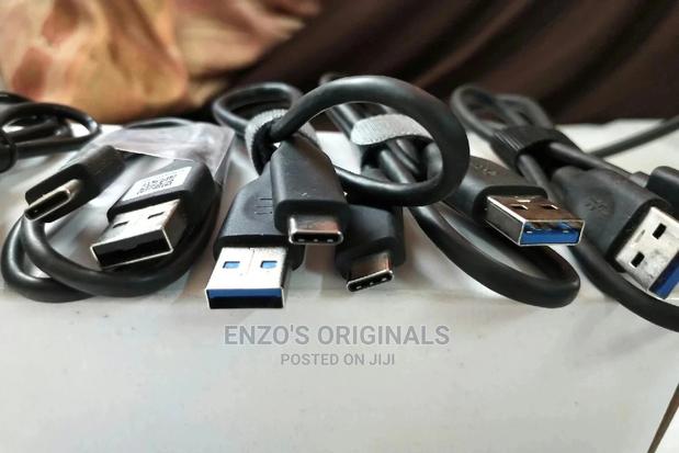USB 3.1 to USB-C 3.1 High Speed Data Cable · Photo 2