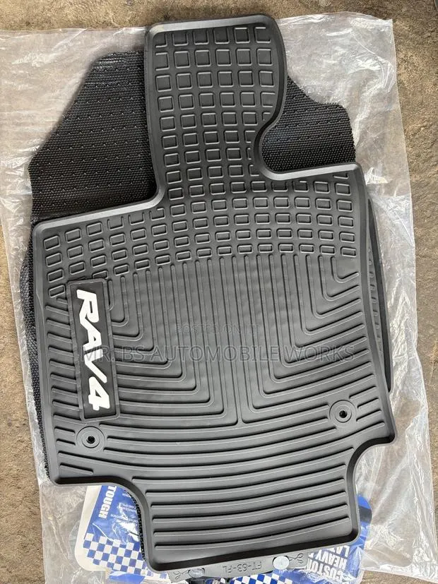 Toyota Rav4 Floor Mats / Carpets 2019 to 2026 · Photo 1