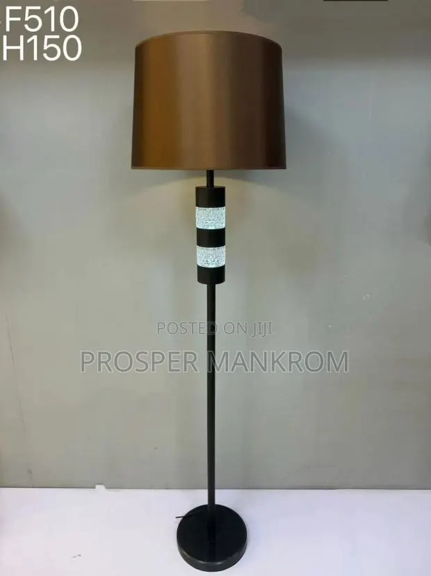 Standing Lamp · Photo 1