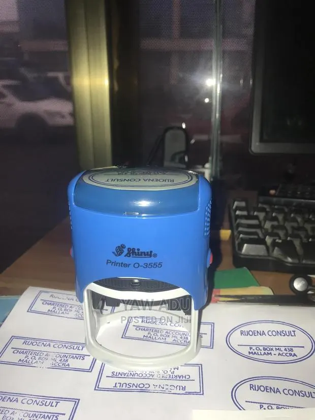 Oval Self Ink Stamp · Photo 1
