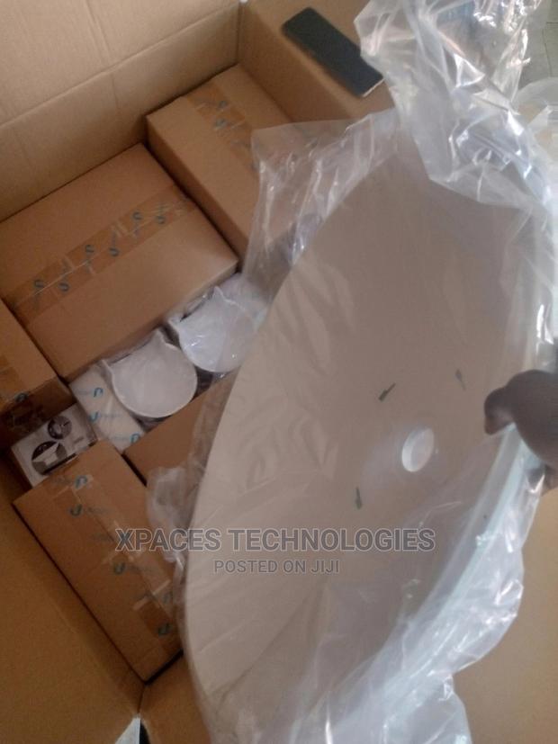 Ubiquiti Rd-5g30 5ghz Rocketdish 30dbi Basestation 2x2 · Photo 1