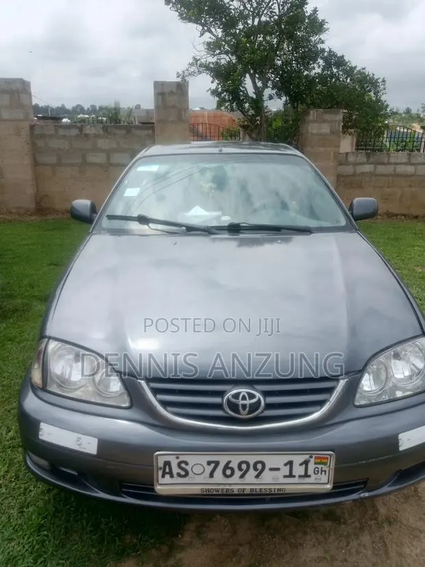 Toyota Avensis 2.0 D 1998 Gray · Photo 1