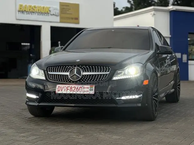 Mercedes-Benz C250 2013 Black · Photo 1