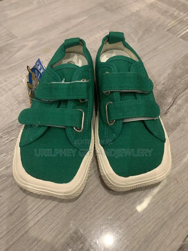 Emerald Green Canvas Retro Sneakers – Square Toe · Photo 1
