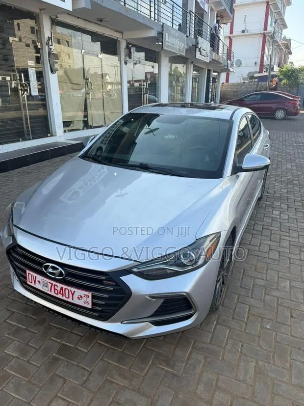 2018 Elantra Sports TURBO Full Option Sunroof · Photo 1