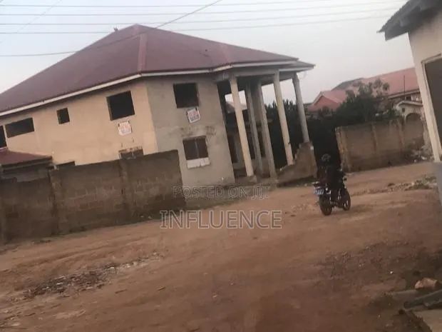 5bdrm House in New Legon, Lakeside for sale · Photo 1