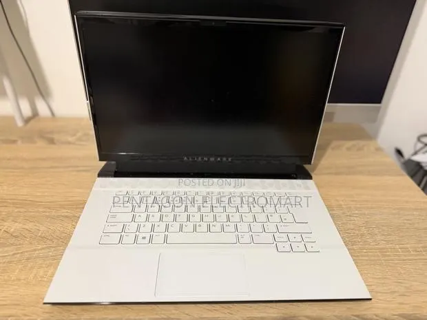Laptop Dell Allenware M15 R5 8GB Intel Core i5 SSD 256GB · Photo 1