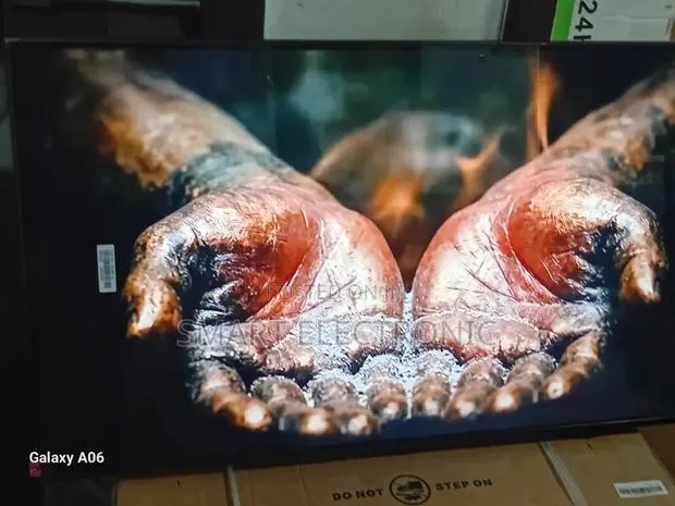 Samsung 43” Smart Tv – Smooth Streaming Clear Audio · Photo 1