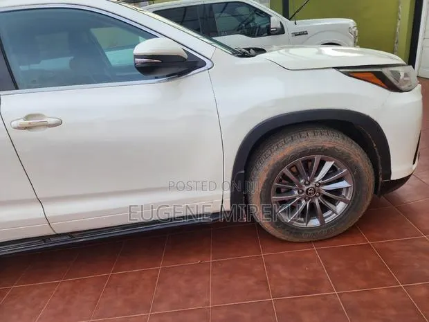 Toyota Highlander 2019 White · Photo 1