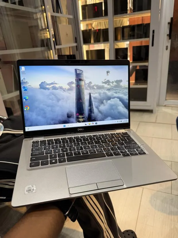 Laptop Dell Latitude 5310 16GB Intel Core i5 SSD 256GB · Photo 1