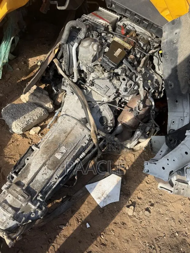 Mercedes Benz 205/C300 Engine and Transmission 2016-2018 · Photo 1