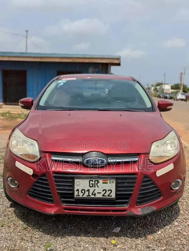 Ford Focus 2013 Red · Photo 1