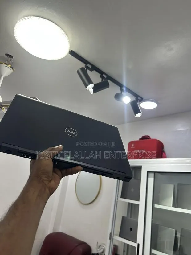 Laptop Dell Latitude 5590 16GB Intel Core i5 SSD 256GB · Photo 1
