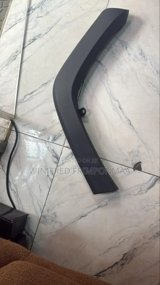 Toyota Rav4 2019,2020,2021,2022 Door Moulding · Photo 1