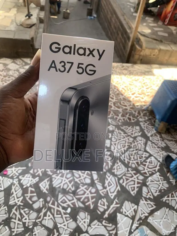 New Samsung Galaxy A37 256 GB Graphite · Photo 1
