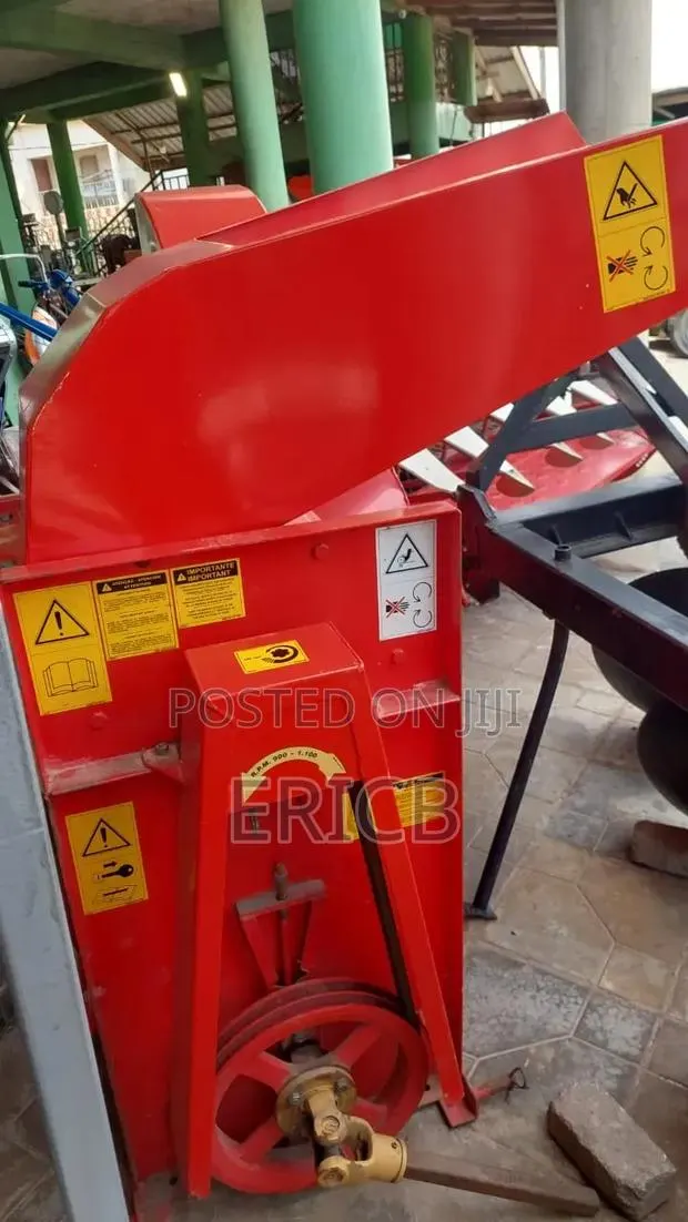 Maize Thrasher ( Powered by Tractor) · Photo 1