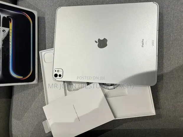Apple iPad Pro 13 (2024) 256 GB Silver · Photo 1