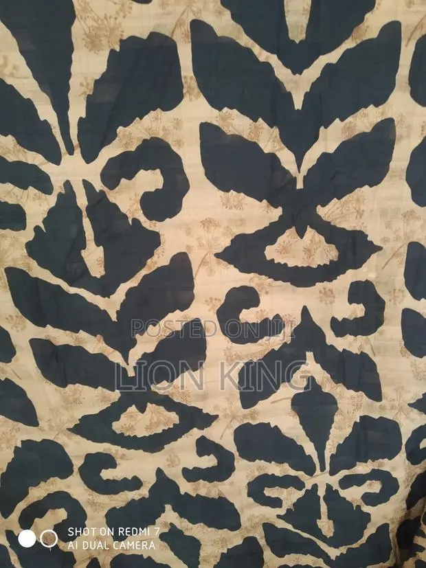 Silk Material · Photo 1