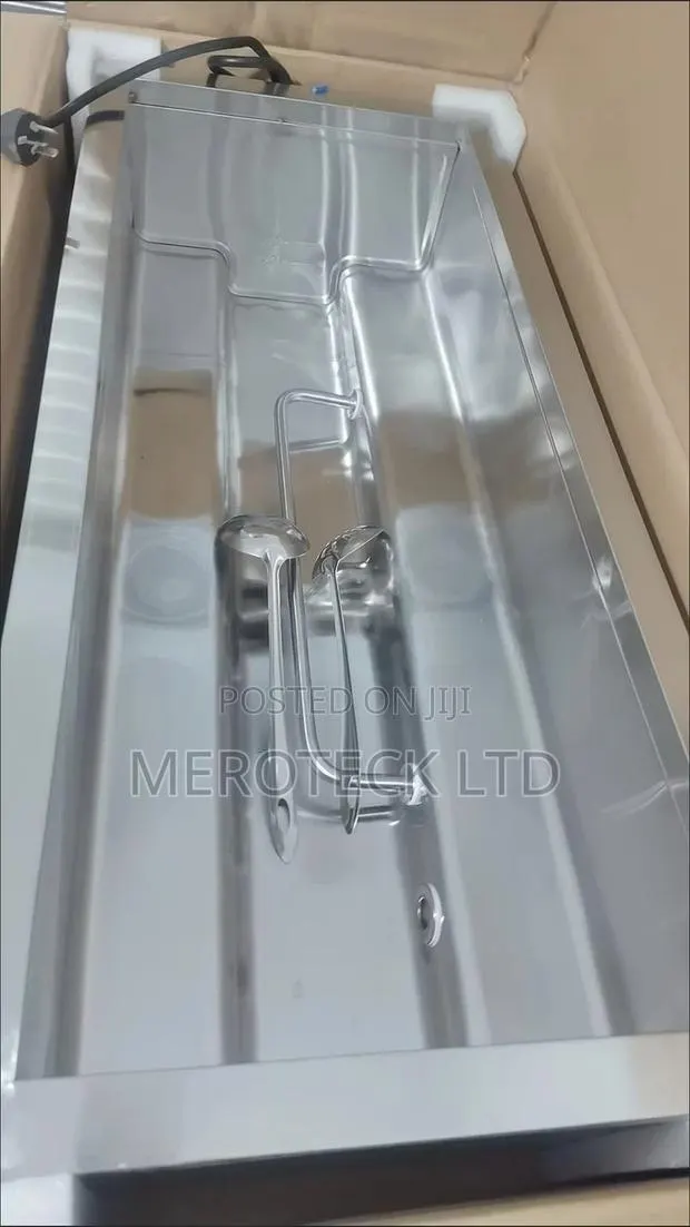 Commercial Stainless Steel Food Display Warmer - 6 Compartments · Photo 3