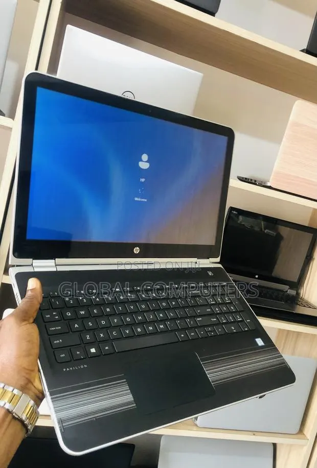 Laptop HP Pavilion X360 8GB Intel Core i5 HDD 1T · Photo 1