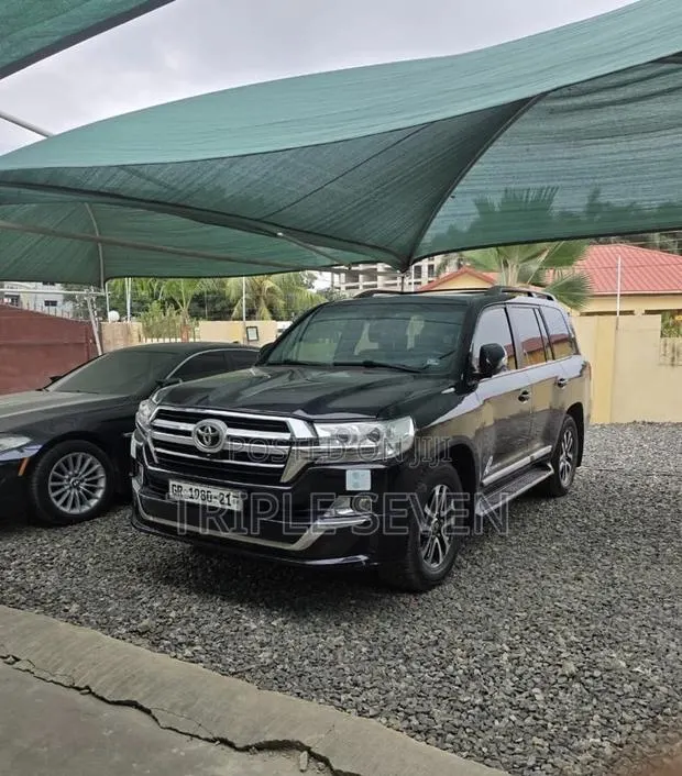 Toyota Land Cruiser 2018 Black · Photo 1