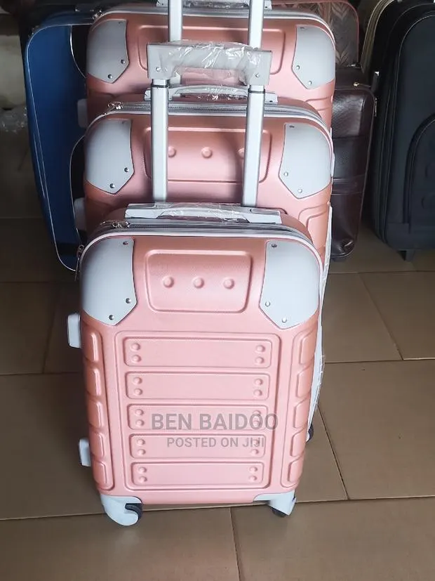 Plastic Suitcase Trolley 3 Piece · Photo 1