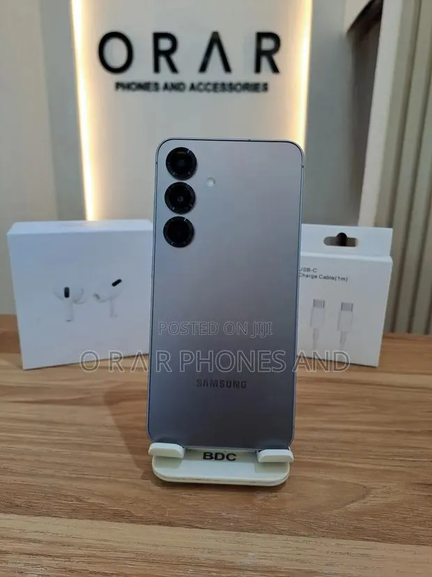 New Samsung Galaxy S25 256 GB Silver · Photo 1