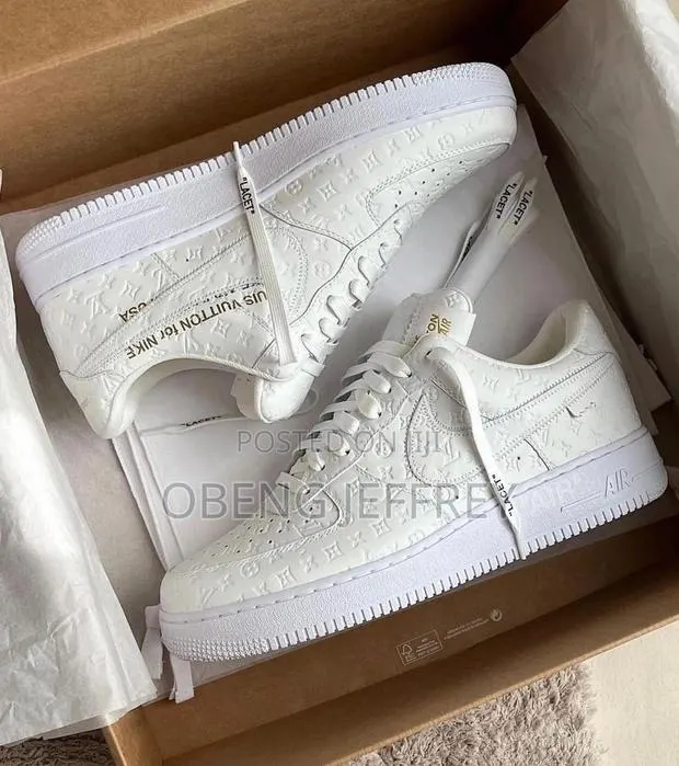 Original Louis Vuitton Airforce White · Photo 1