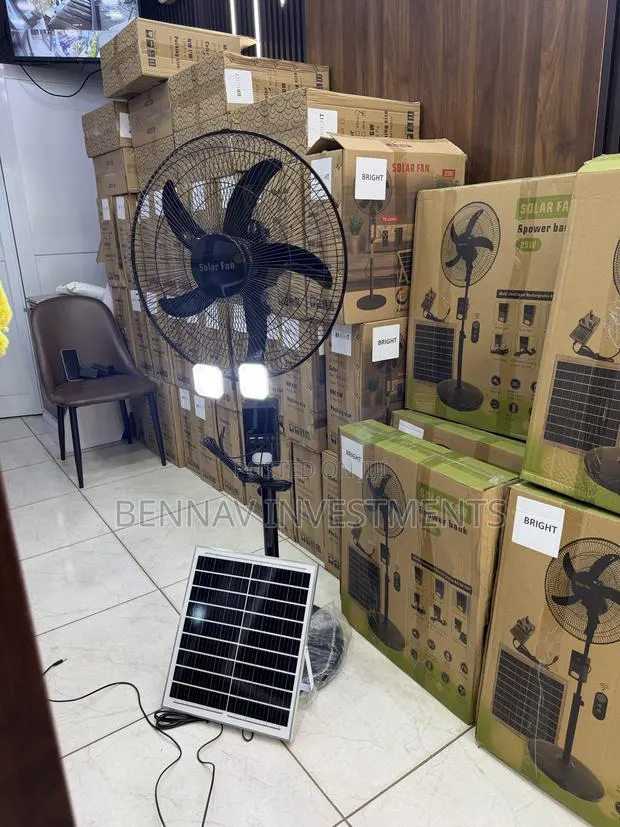 18” Solar Rechargeable Fan With LED Bulbs · Photo 1