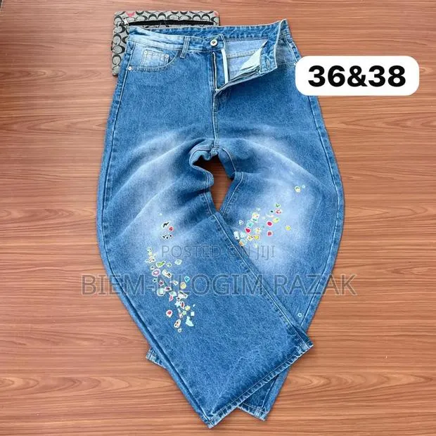 Tops Quality Luis Vutton and Gucci Baggy Jeans Available in Stock · Photo 1