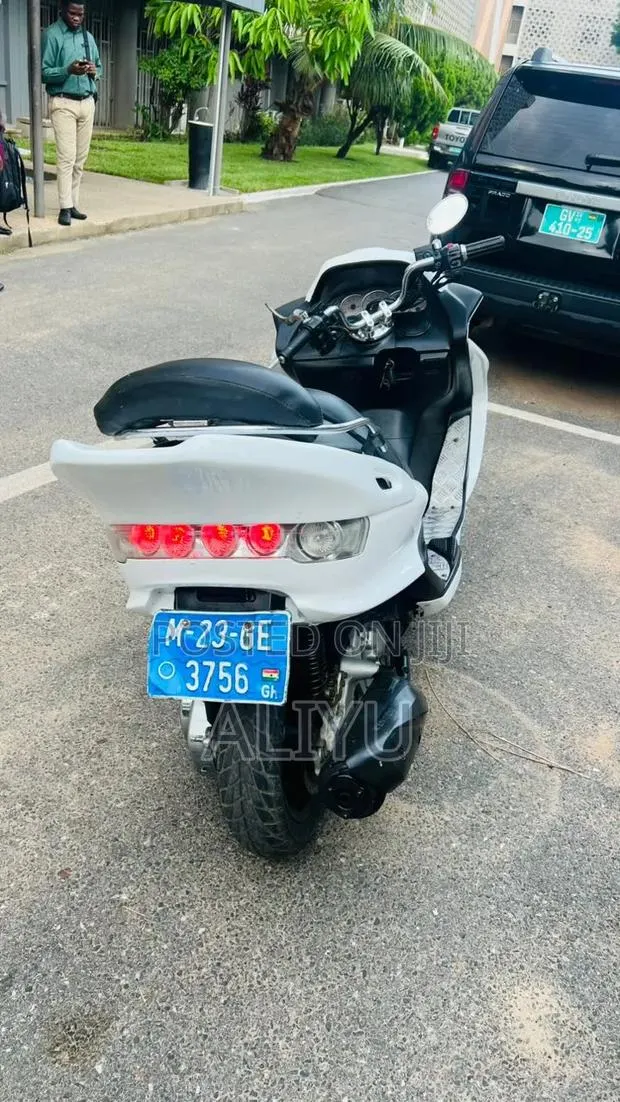 Yamaha Majesty 2020 White · Photo 1