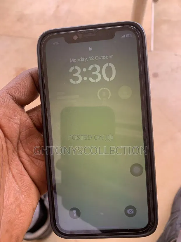 Apple iPhone XR 64 GB Black · Photo 1