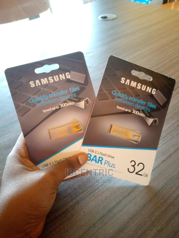 Samsung 32GB Pen Drive · Photo 1
