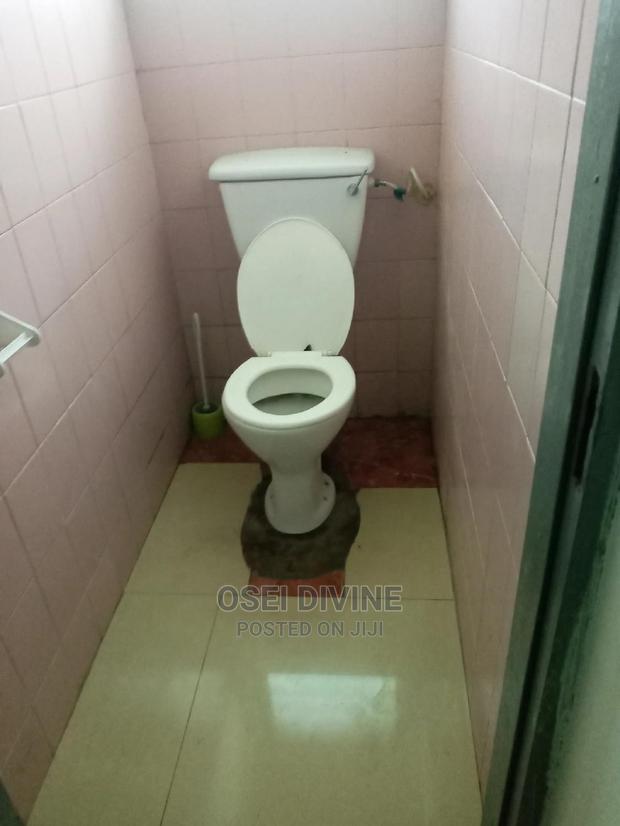 Decent 3-Bedrooms Apartments Dansoman · Photo 4