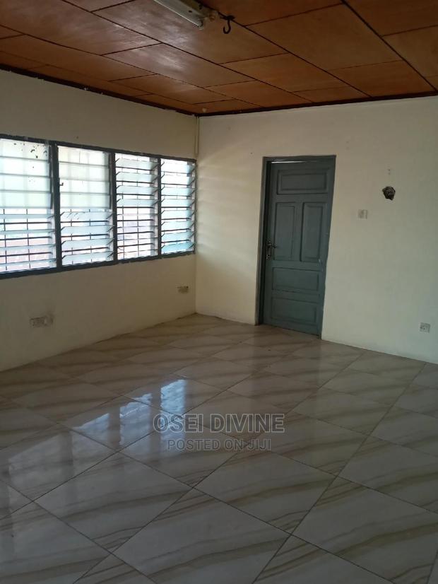 Decent 3-Bedrooms Apartments Dansoman · Photo 5