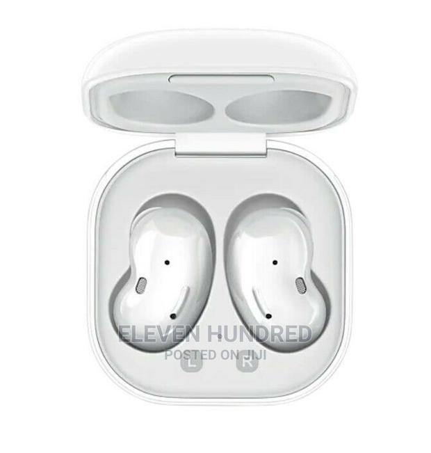 Samsung Galaxy Buds Live (Mystic Black) · Photo 2