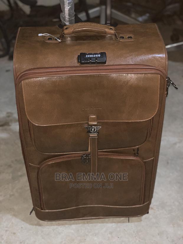 Medium Size Concord Traveling Bag · Photo 2