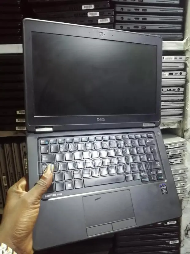 Laptop Dell 8GB Intel Core i5 SSD 128GB · Photo 1