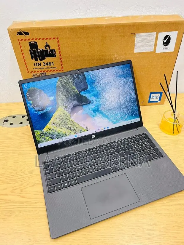 Laptop HP 250 G7 4GB AMD SSD 128GB · Photo 1