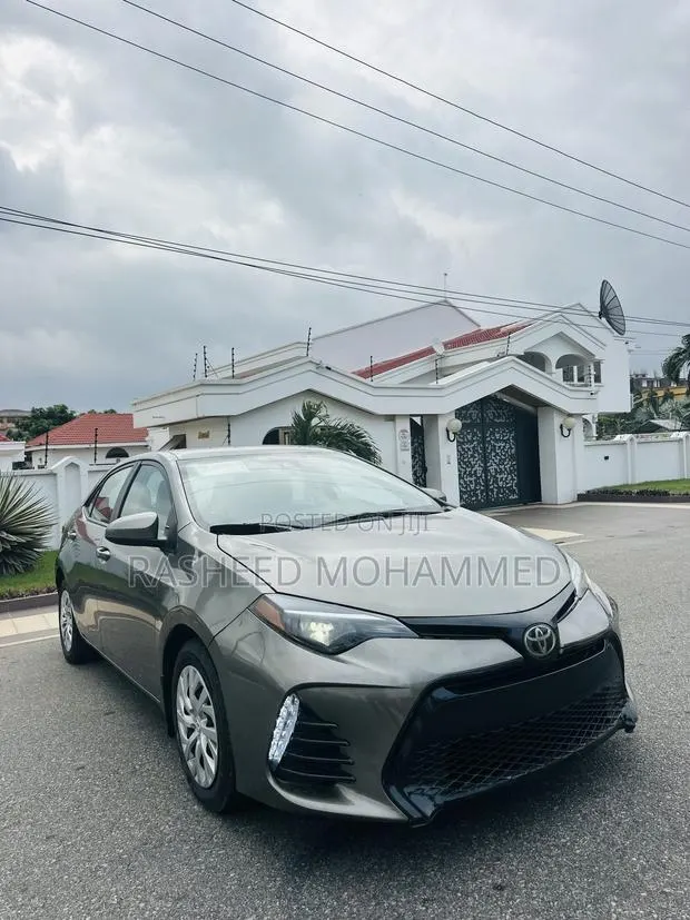 Toyota Corolla LE Eco (1.8L 4cyl 2A) 2019 · Photo 1