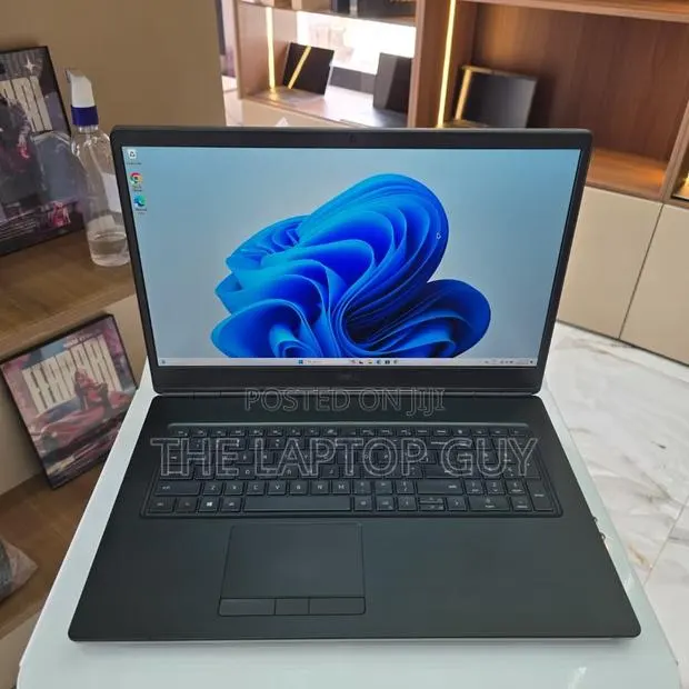 Laptop Dell Precision 7750 32GB Intel Core i7 SSD 512GB · Photo 1
