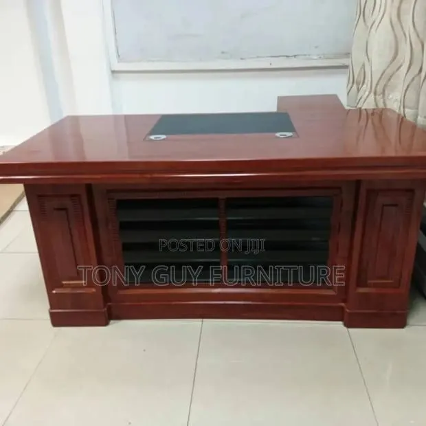Executive Desk · Photo 1
