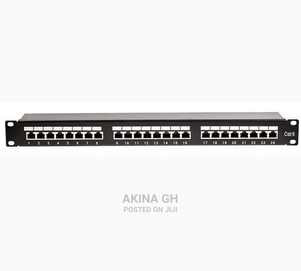 24 Port Patch Panel · Photo 1