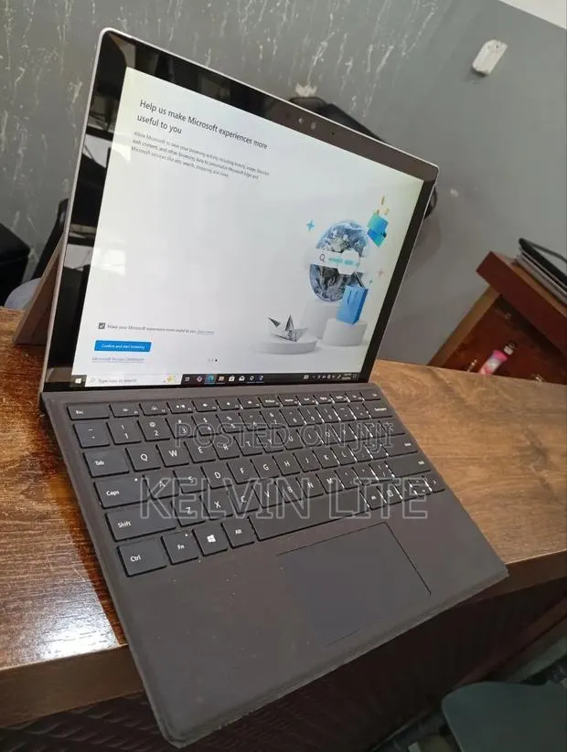 Laptop Microsoft Surface Pro 4 8GB Intel Core i5 SSD 256GB · Photo 1