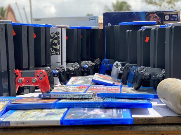 Playstation 4 Fat · Photo 1