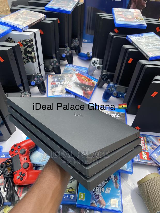 Playstation 4 Pro Black · Photo 2