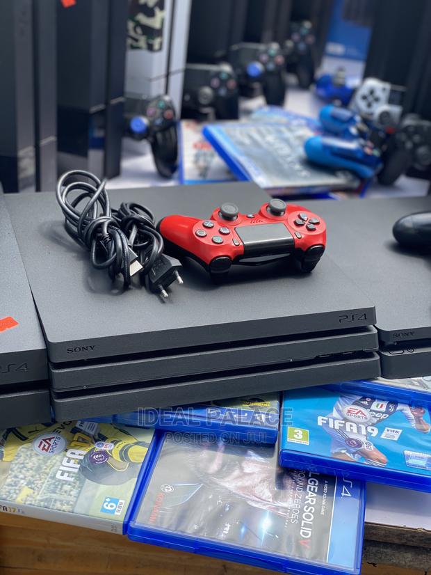 Playstation 4 Pro Black · Photo 4